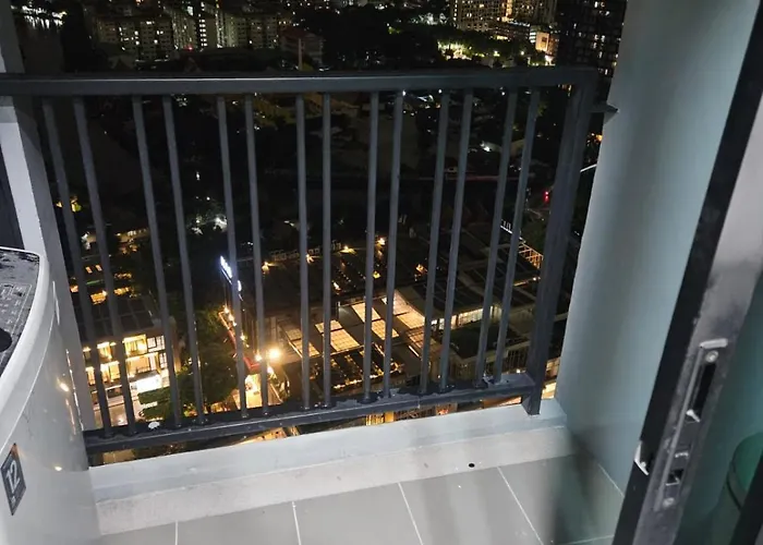 1 Bedroom Skyline View At On-nut Apartment *